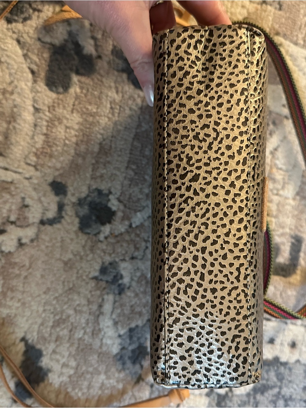 Wesley Midtown Crossbody - Picture 5 of 7